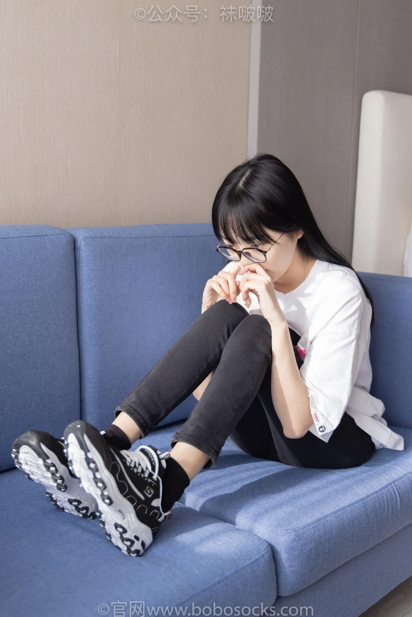 [BoBoSocks袜啵啵]NO.055 稚予-斯凯奇运动鞋、白棉袜、黑棉袜 [139P]插图2